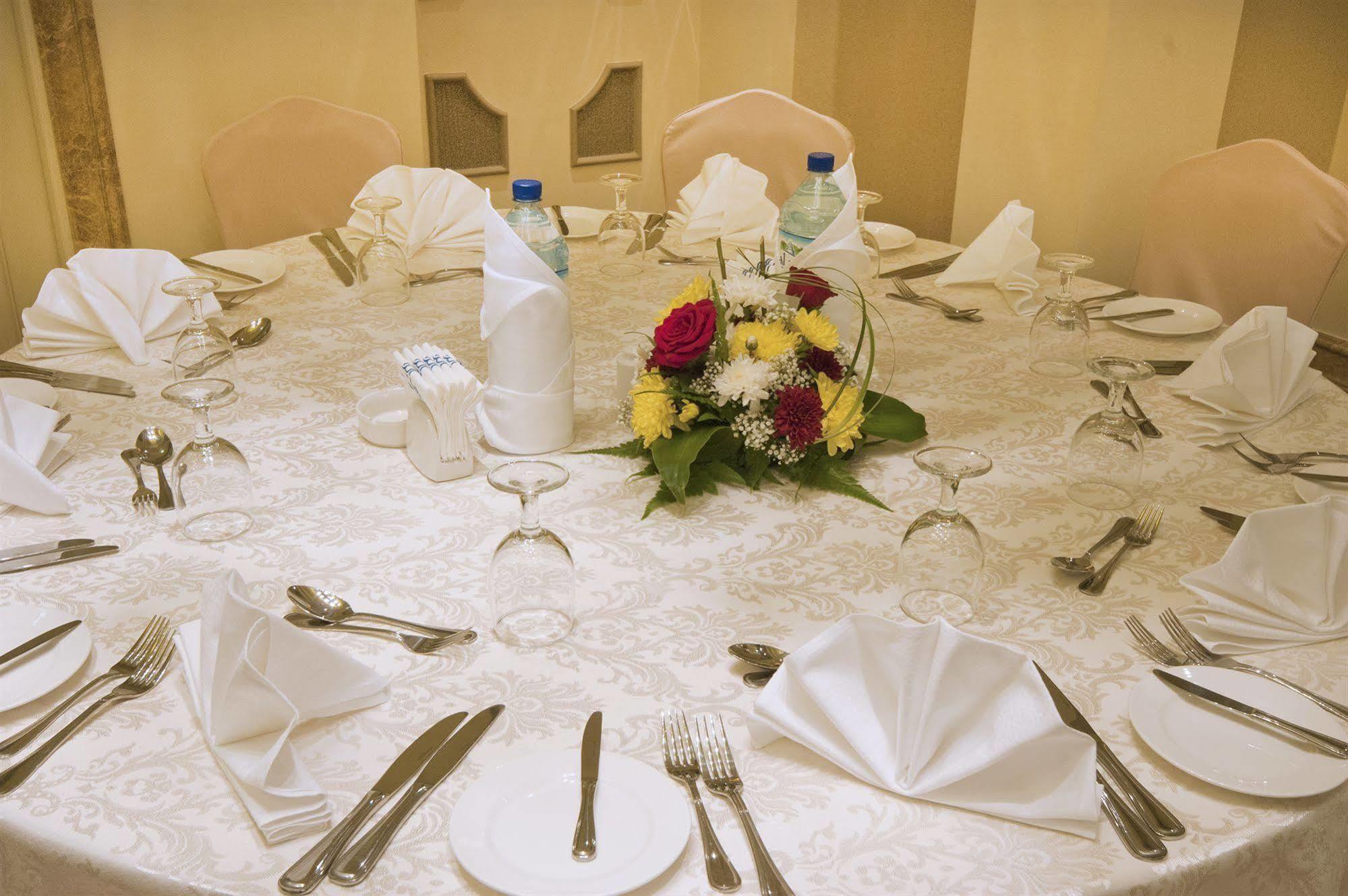 Ayla Hotel Al-Ajn Zewnętrze zdjęcie